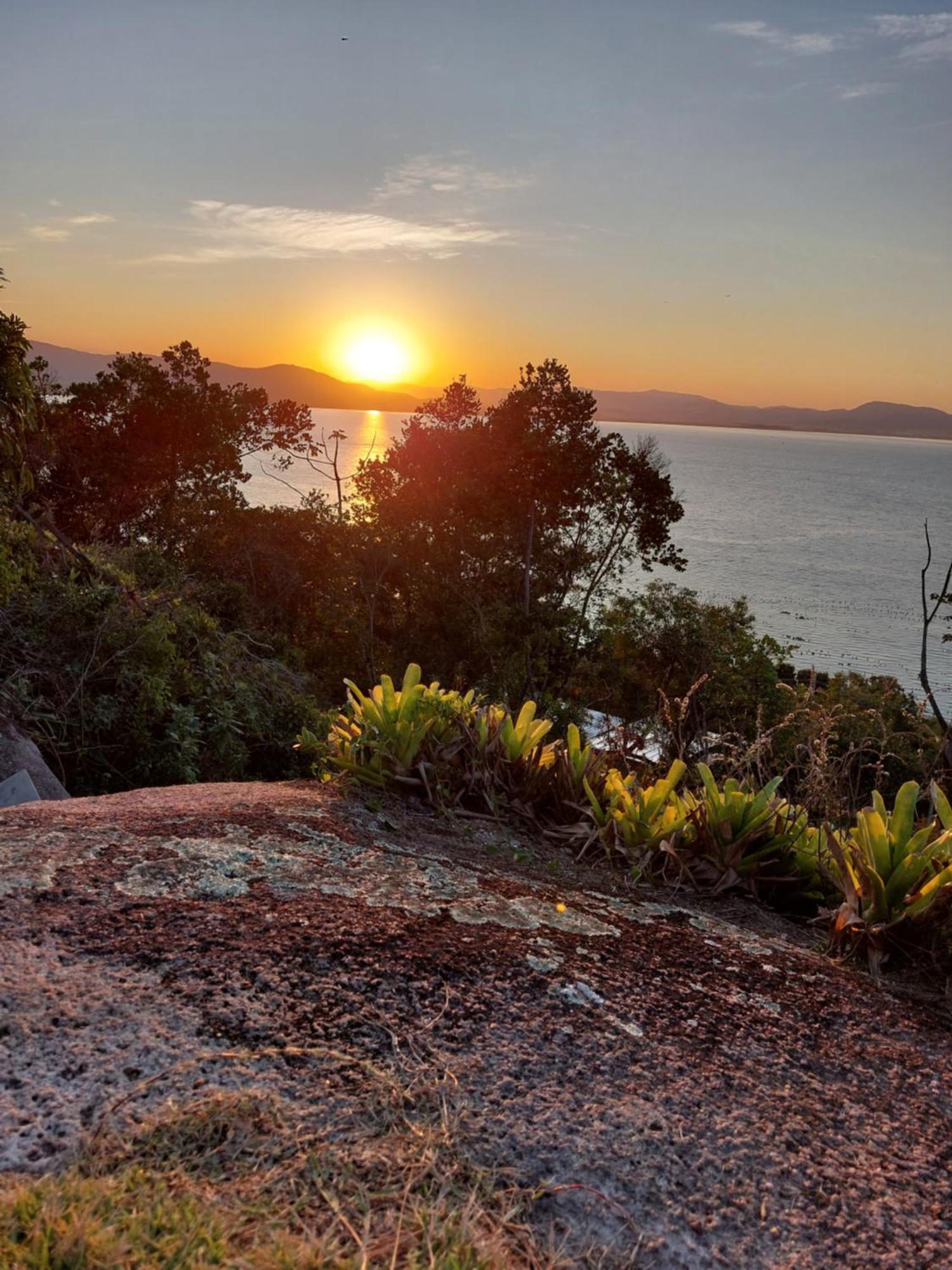 Casa Mirante Do Sol-Vista Exuberante Com Spa โกเวร์นาดอร์ เซลโซ รามอส ภายนอก รูปภาพ